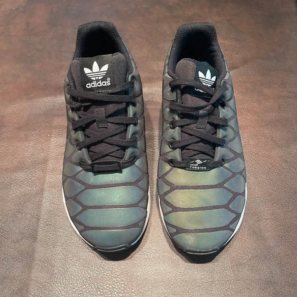 Adidas torison sneakers